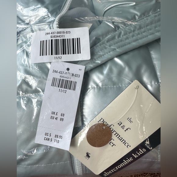 Abercrombie & Kids Performance Puffer - Picture 4 of 10